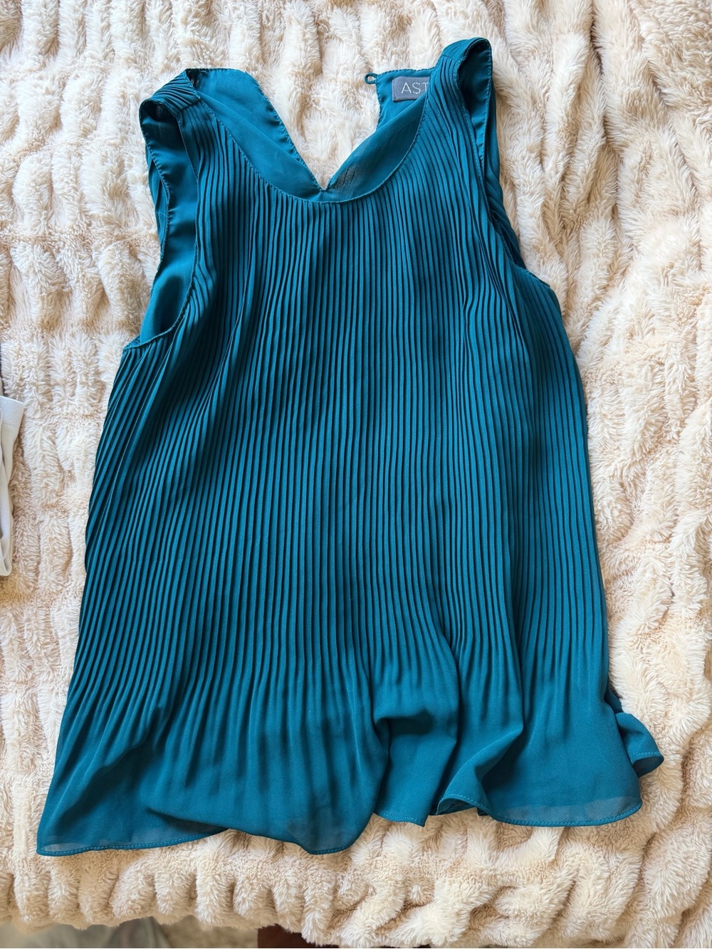 Astr Teal Pleated V-Neck Sleeveless Camisole